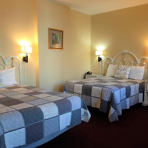 Large Deluxe Room Two Double Beds